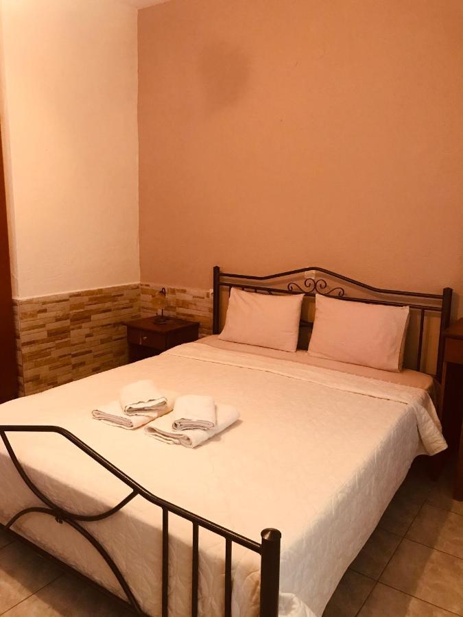 Guesthouse Adonis Като-Лутракі Екстер'єр фото