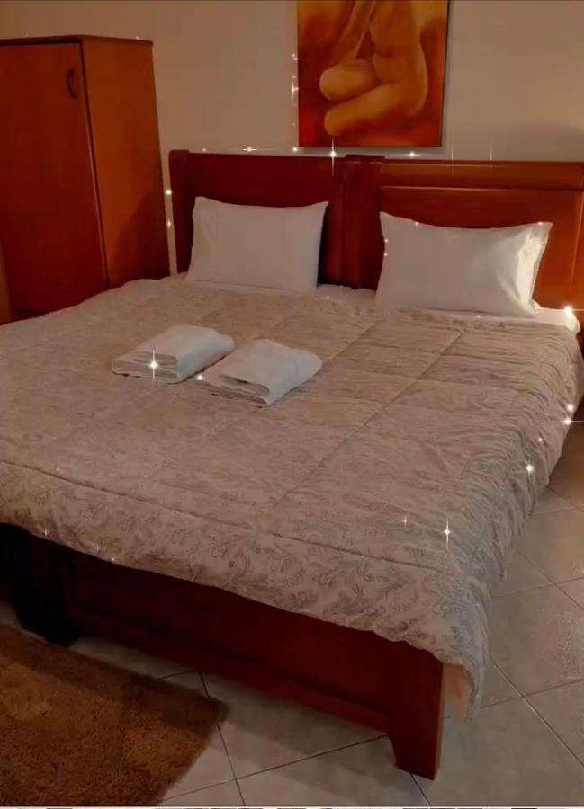 Guesthouse Adonis Като-Лутракі Екстер'єр фото
