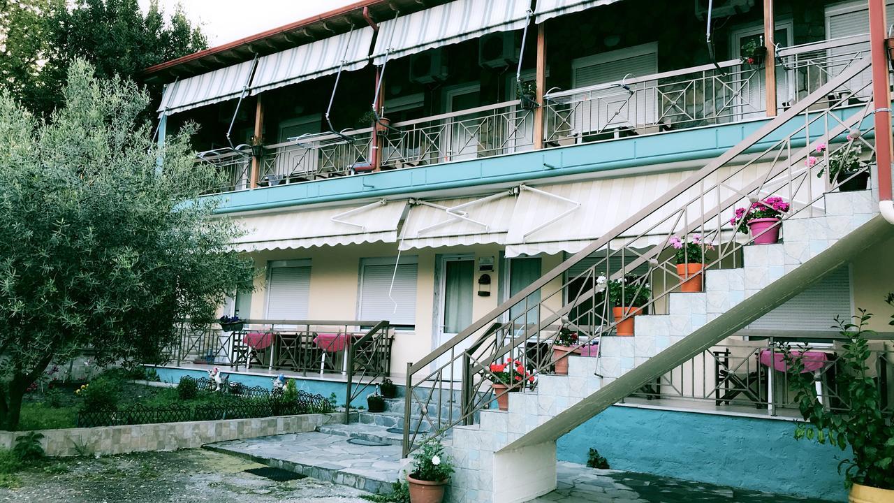 Guesthouse Adonis Като-Лутракі Екстер'єр фото